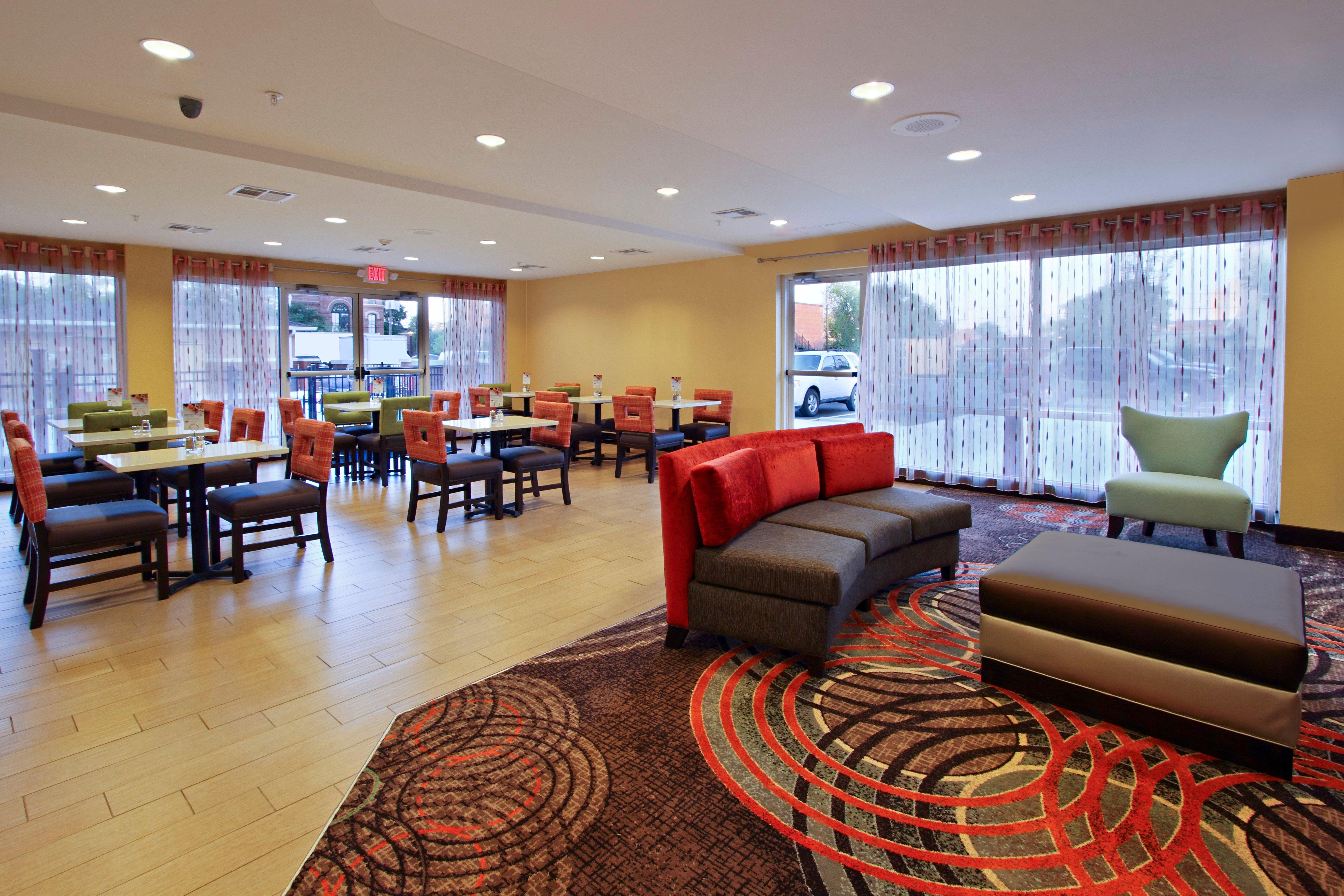 Holiday Inn Express Augusta Downtown By Ihg Exterior photo